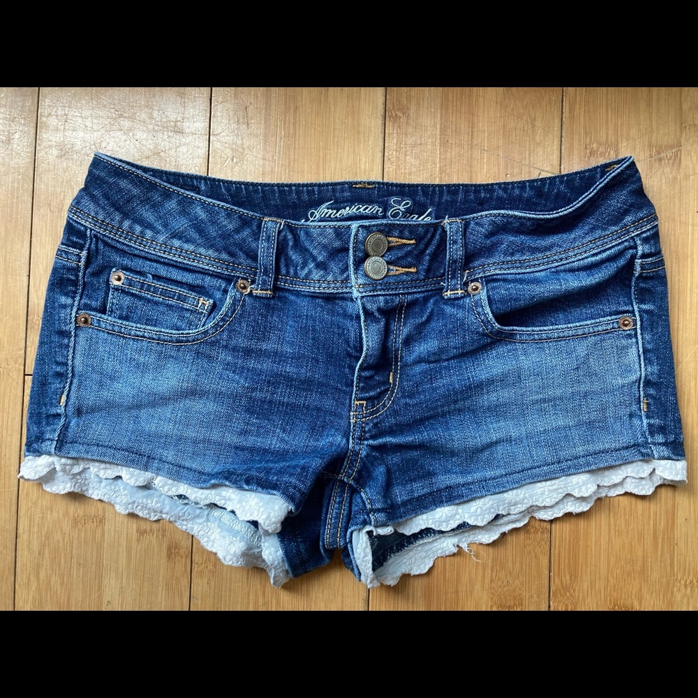 American Eagle shorts. Size 6